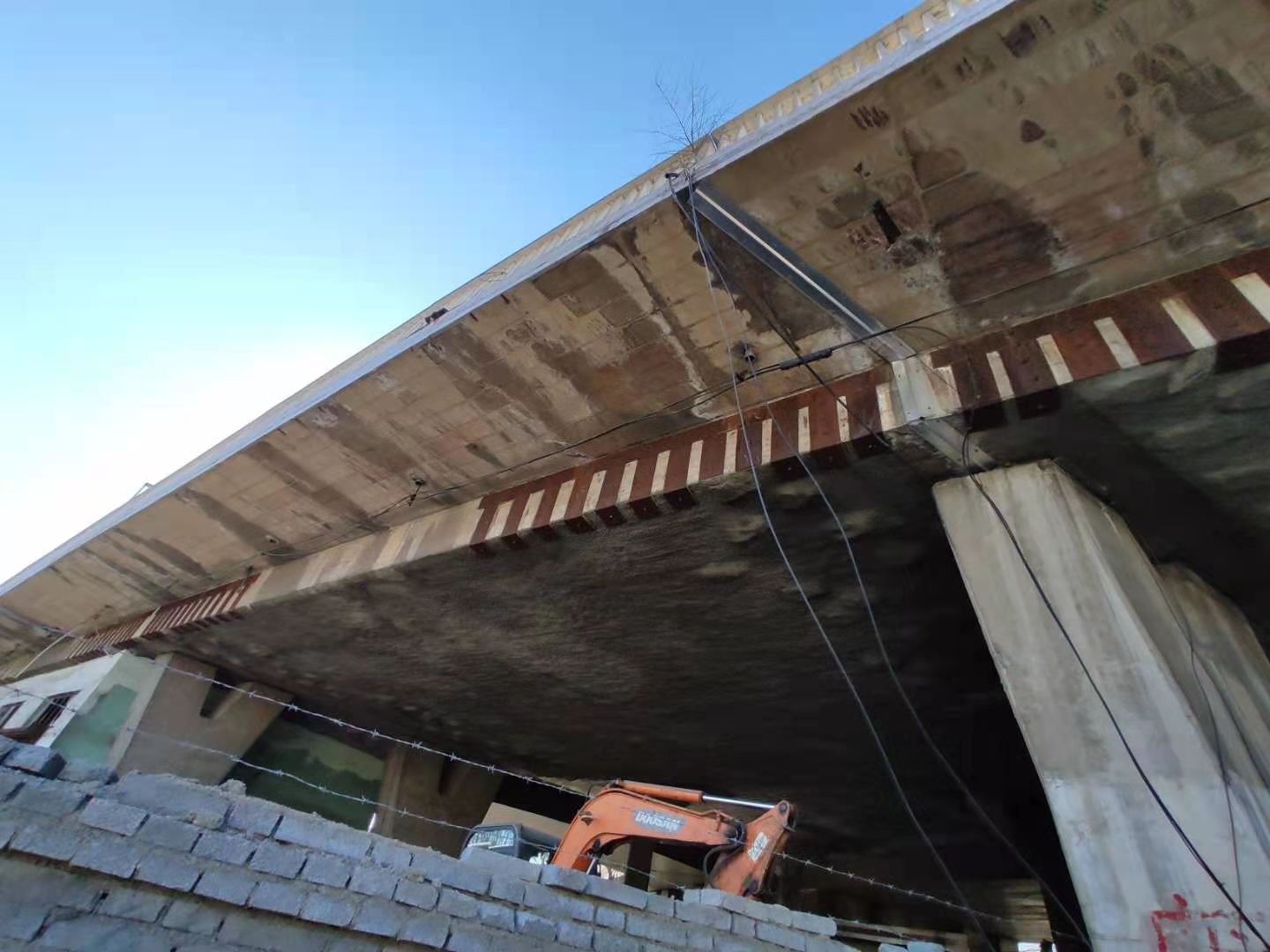 兰州桥梁粘钢加固的四大特性